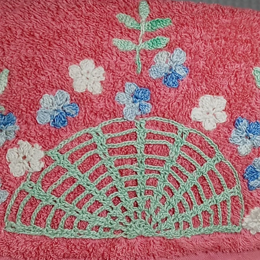 Vintage Cannon Pink Towel Set w/ Embroidered Floral Design Face Cloth Hand Bath